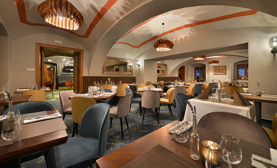 Bar a restaurace Maxmilian